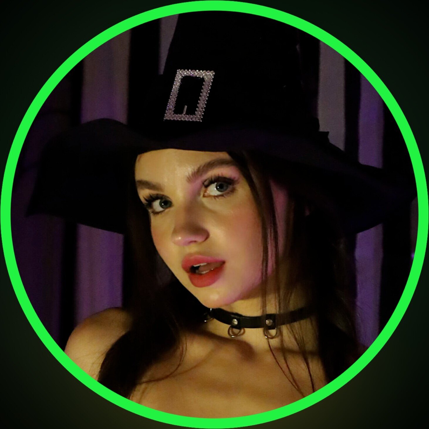 π€πLizzy Youngyππ€