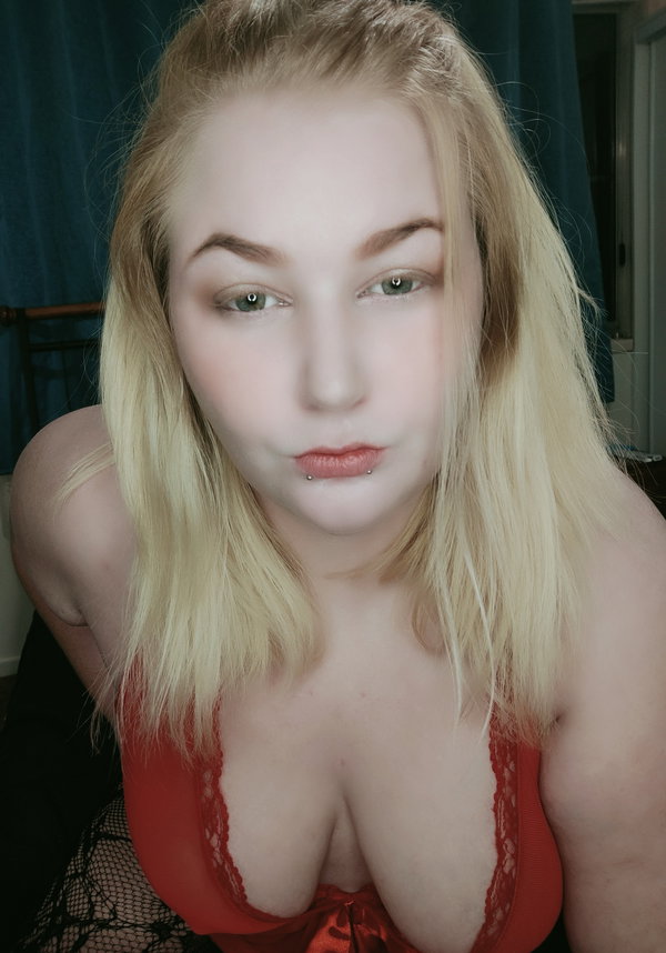 Emily - OnlyFans creator with 0 reviews (0.0/5 stars)